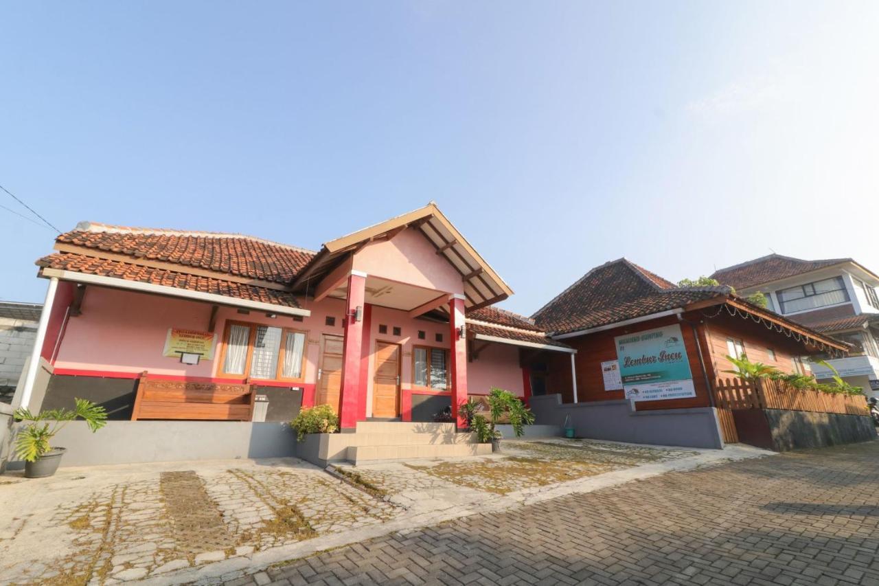 Lembur Incu Syariah Villa & Resto Lembang Eksteriør billede