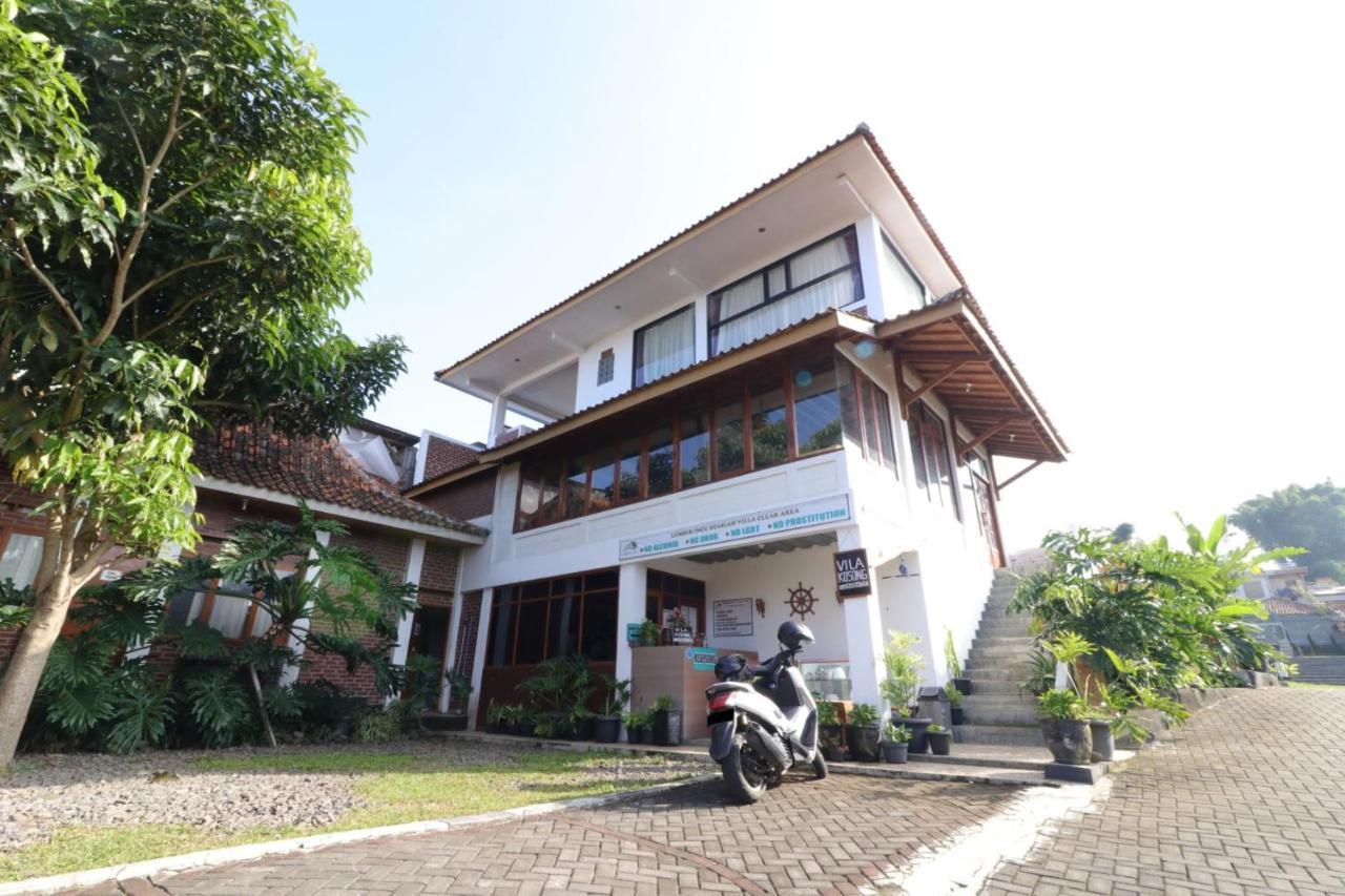 Lembur Incu Syariah Villa & Resto Lembang Eksteriør billede