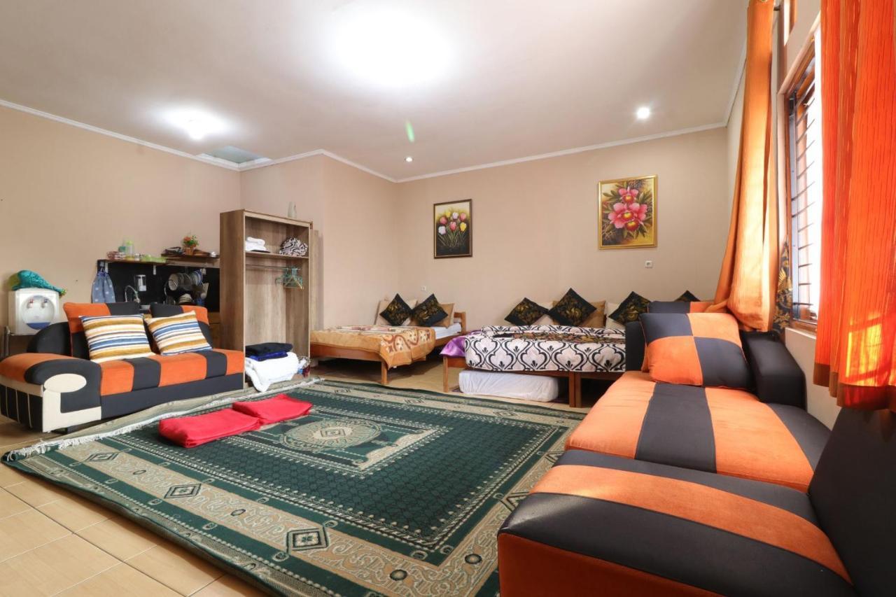 Lembur Incu Syariah Villa & Resto Lembang Eksteriør billede