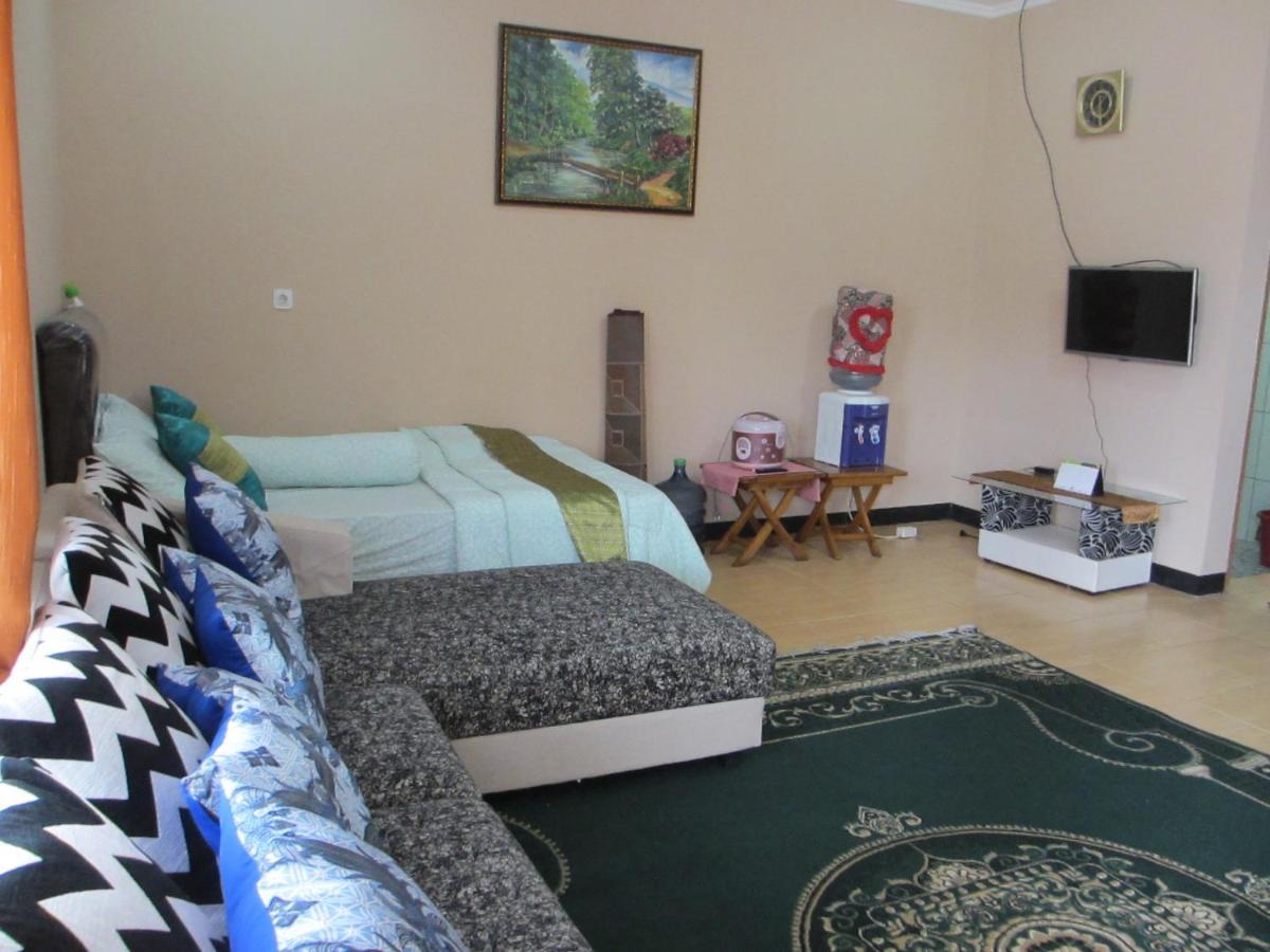 Lembur Incu Syariah Villa & Resto Lembang Eksteriør billede